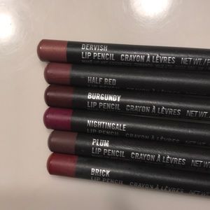 Mac lip liner